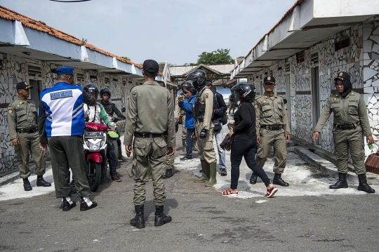 Valentine, Satpol PP Surabaya ciduk puluhan pasangan mesum di siang bolong