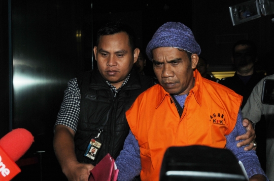 Wajah muram Darta, pihak swasta yang ditangkap bersama Bupati Subang