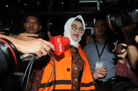 Ekspresi Bupati Subang saat ditahan KPK