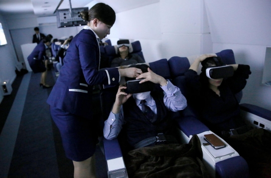 Sensasi keliling dunia secara virtual di restoran First Airlines