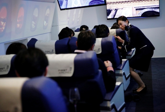 Sensasi keliling dunia secara virtual di restoran First Airlines