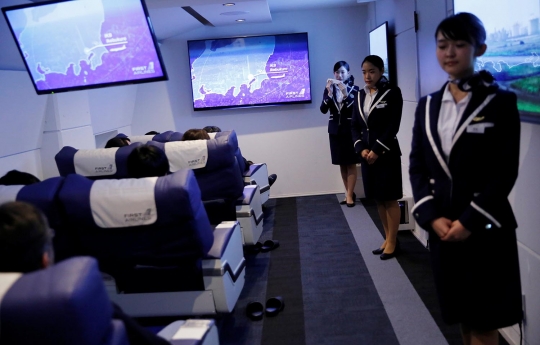 Sensasi keliling dunia secara virtual di restoran First Airlines