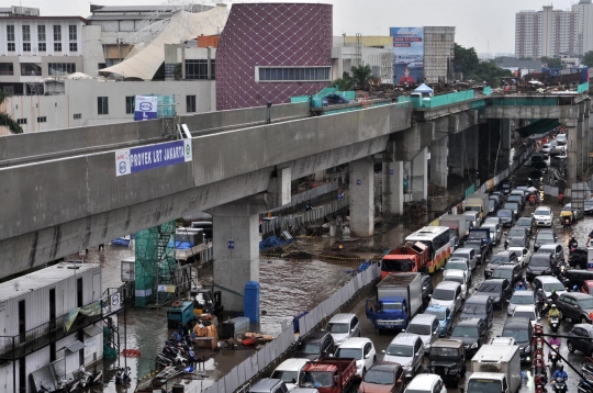 Banjir lumpuhkan Kelapa Gading