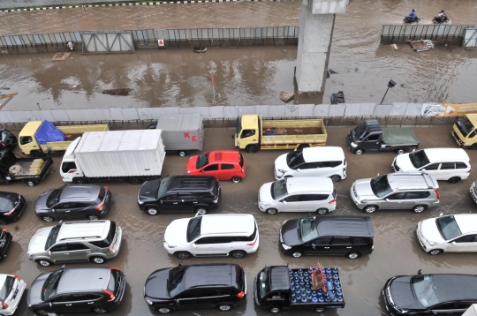 Banjir lumpuhkan Kelapa Gading