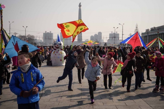 Keceriaan anak-anak Korea Utara rayakan Imlek