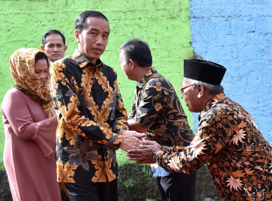 Susuri gang, Jokowi hadiri pernikahan anak mantan sopirnya