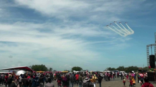 Manuver Jupiter TNI AU meriahkan Jogja Air Show 2018