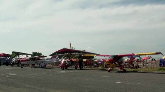 Manuver Jupiter TNI AU meriahkan Jogja Air Show 2018