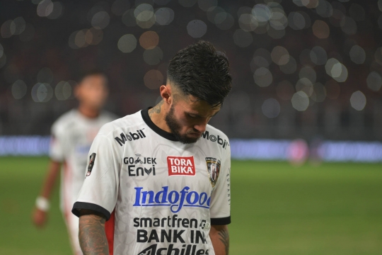 Wajah-wajah lesu pemain Bali United usai dipaksa menyerah di GBK