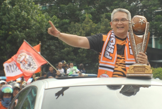 Pawai kemenangan Persija, massa Jakmania menyemut di Thamrin