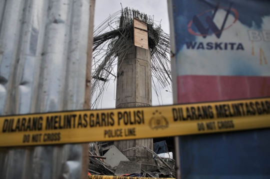 Penampakan tiang girder Becakayu yang roboh