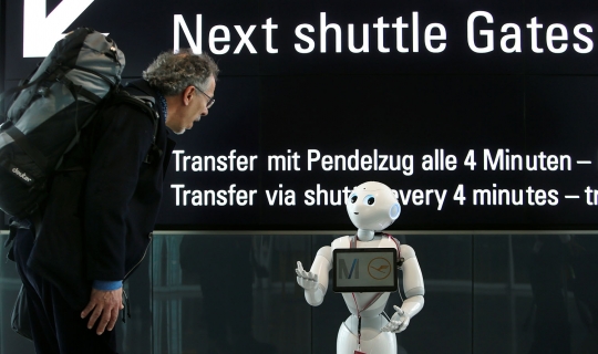 Canggih, bandara di Munich hadirkan robot untuk bantu penumpang