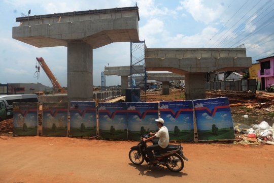 Proyek LRT dan Tol Becakayu dihentikan sementara usai girder ambruk