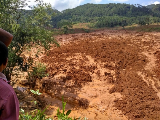 Longsor di Brebes yang tewaskan 5 orang jadi bidikan kamera warga