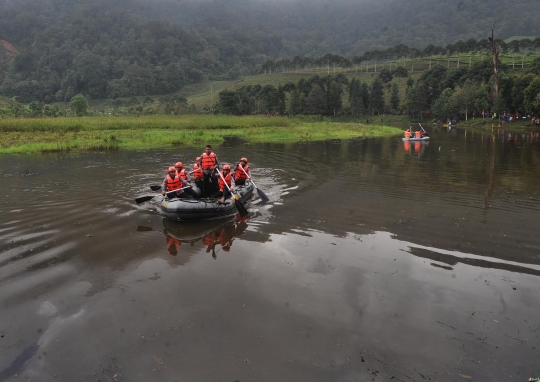 Aksi bersih alam di mata air Sungai Ciliwung