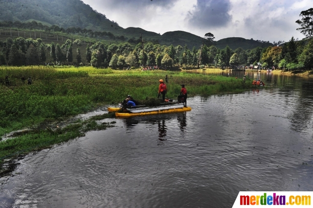 Foto : Aksi bersih alam di mata air Sungai Ciliwung| merdeka.com