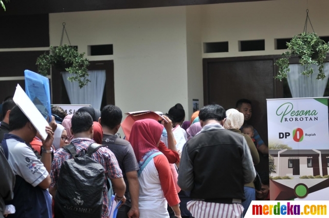 Foto : Antusiasme ratusan warga daftar jadi konsumen rumah 