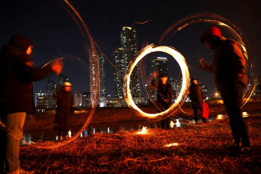 Permainan lingkaran api, cara warga Korsel memohon kesuburan tanah