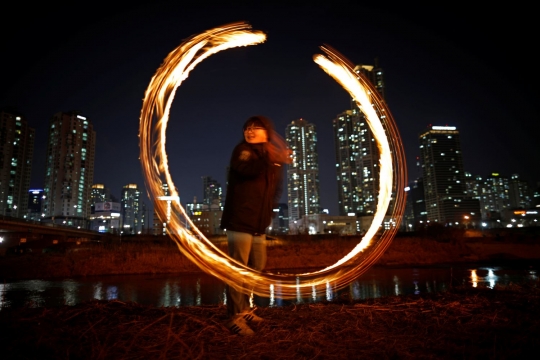 Permainan lingkaran api, cara warga Korsel memohon kesuburan tanah