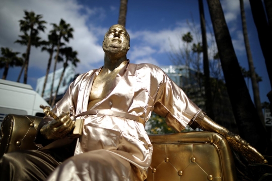 Patung produser cabul Hollywood dipamerkan jelang Piala Oscar