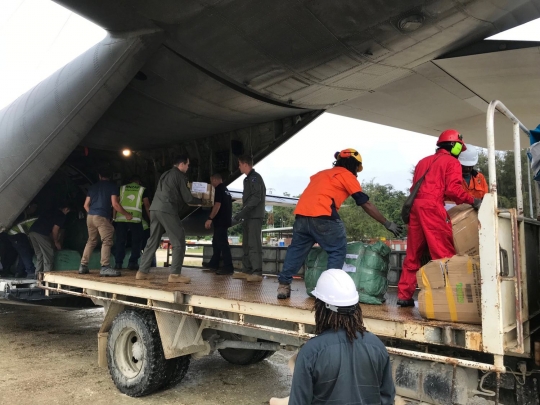Luapan syukur para korban gempa Papua Nugini saat terima bantuan