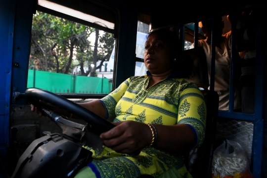 Pratima Poddar, sopir bus wanita satu-satunya di Kota Kolkata
