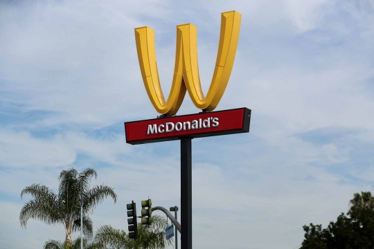 Ikut peringati Hari Perempuan, logo McDonald's di kota ini dibalik