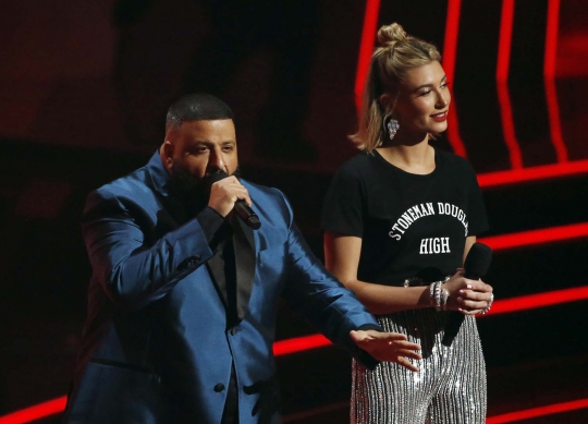 Aksi musisi dunia gebrak panggung iHeartRadio Music Award