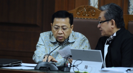 Setya Novanto Dengarkan Keterangan saksi ahli di sidang lanjutan