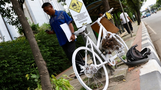 Monumen sepeda putih ingatkan masyarakat agar bijaksana berbagi jalan