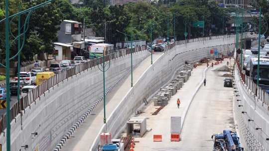 Penampakan proyek underpass Mampang yang capai 90 persen