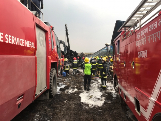 Pesawat jatuh dan terbakar di Nepal, 50 orang tewas