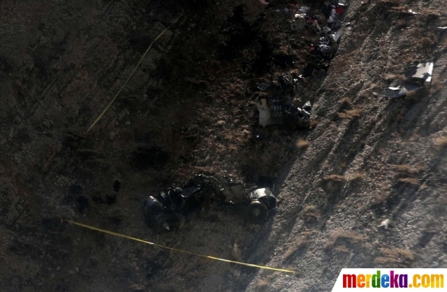 Foto Ini Penampakan Puing Pesawat Jet Sosialita Turki Yang Jatuh Di Iran Merdeka Com Foto Ini Penampakan Puing Pesawat Jet Sosialita Turki Yang Jatuh Di Iran Merdeka Com