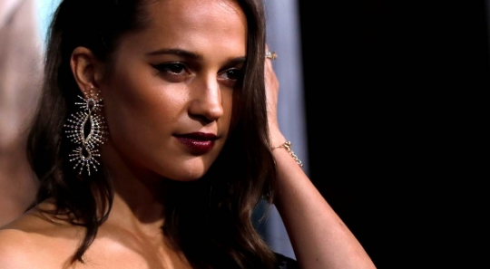 Pesona Alicia Vikander, pemeran Tomb Raider 2018