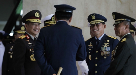 Kapolri terima Bintang Kartika Eka Paksi Utama dari TNI