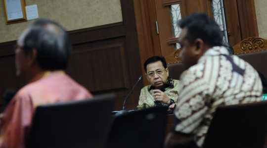 Adu kesaksian Irvanto dan Made Oka dalam sidang Setnov