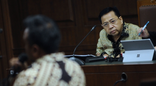 Adu kesaksian Irvanto dan Made Oka dalam sidang Setnov