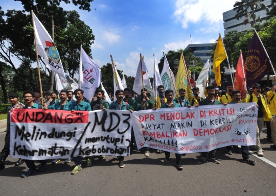 Aksi ratusan mahasiswa tolak UU MD3 di Gedung MK