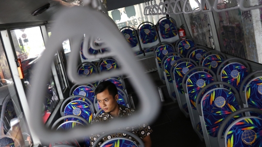 PT KCI dan PPD luncurkan bus TransCommuter