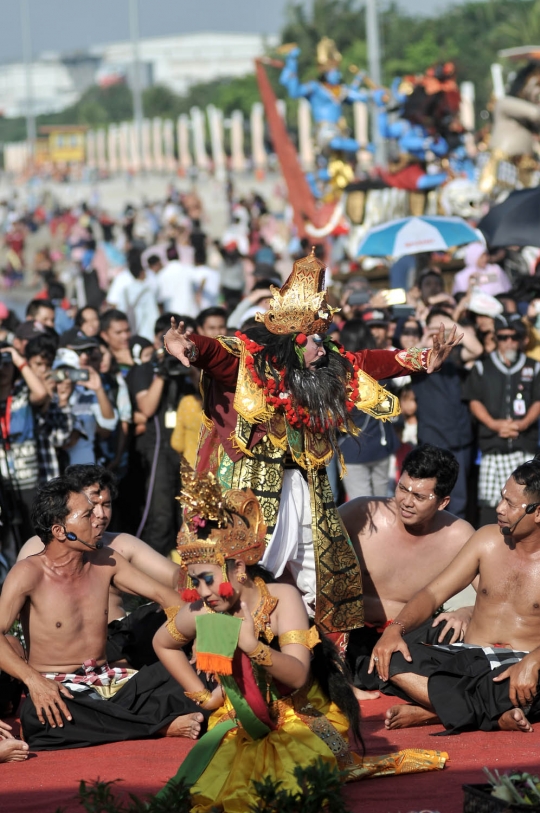 Tari Kecak meriahkan Festival Ogoh-Ogoh di Ancol