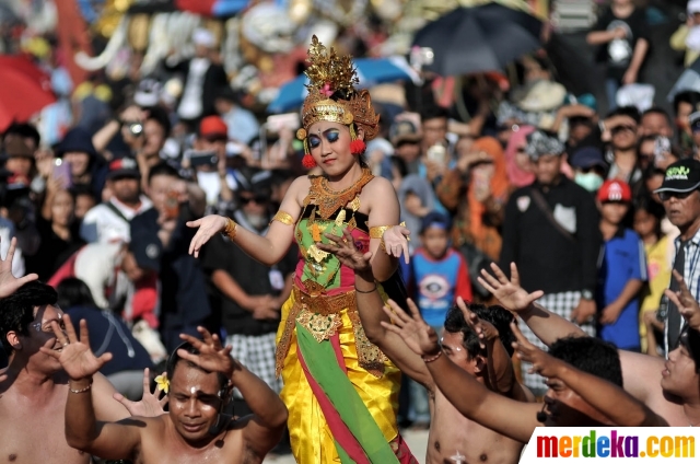 Foto : Tari Kecak meriahkan Festival Ogoh-Ogoh di Ancol 