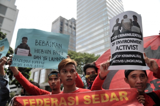 Protes limbah pabrik, massa geruduk kantor PT Sritex