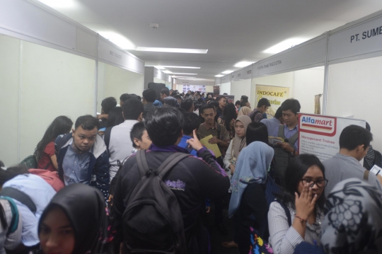 Ratusan pencari kerja padati pameran Jobs Carrer di Senayan