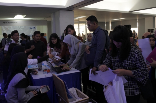 Ratusan pencari kerja padati pameran Jobs Carrer di Senayan