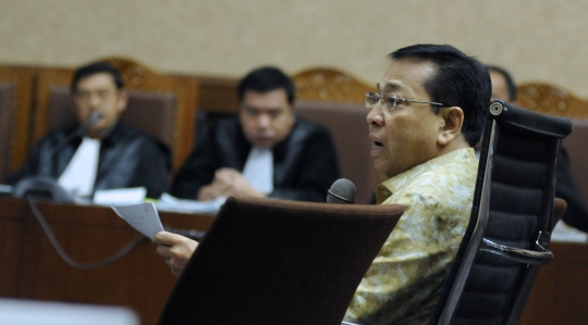 Ditemani catatan, Setya Novanto bersaksi di sidang lanjutan