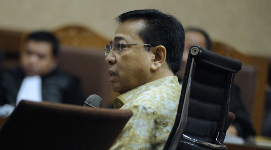 Ditemani catatan, Setya Novanto bersaksi di sidang lanjutan