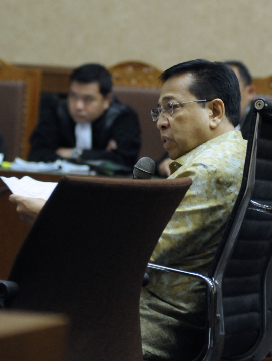 Ditemani catatan, Setya Novanto bersaksi di sidang lanjutan