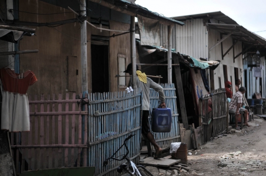 Pemasangan PAM mahal, air bersih eceran jadi harapan warga pesisir Jakarta