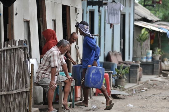 Pemasangan PAM mahal, air bersih eceran jadi harapan warga pesisir Jakarta