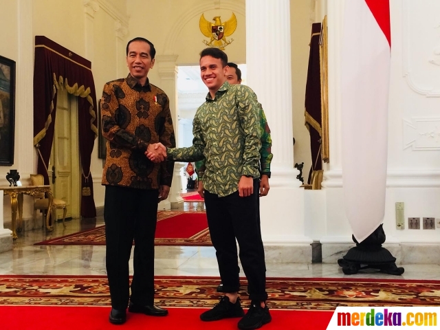 Foto : Gaya Egy Maulana saat dipanggil Jokowi ke Istana 